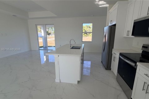 Villa ou maison à vendre à Lehigh Acres, Floride: 3 chambres, 126.07 m2 № 1973622 - photo 12