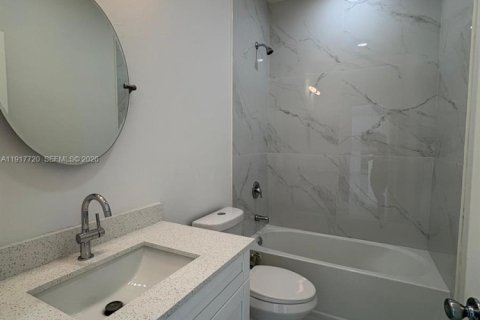 Villa ou maison à vendre à Lehigh Acres, Floride: 3 chambres, 126.07 m2 № 1973622 - photo 21