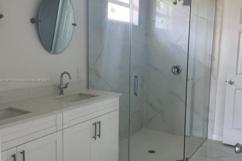 Villa ou maison à vendre à Lehigh Acres, Floride: 3 chambres, 126.07 m2 № 1973622 - photo 7