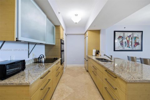Condo in Hallandale Beach, Florida, 3 bedrooms № 2145814 - photo 8