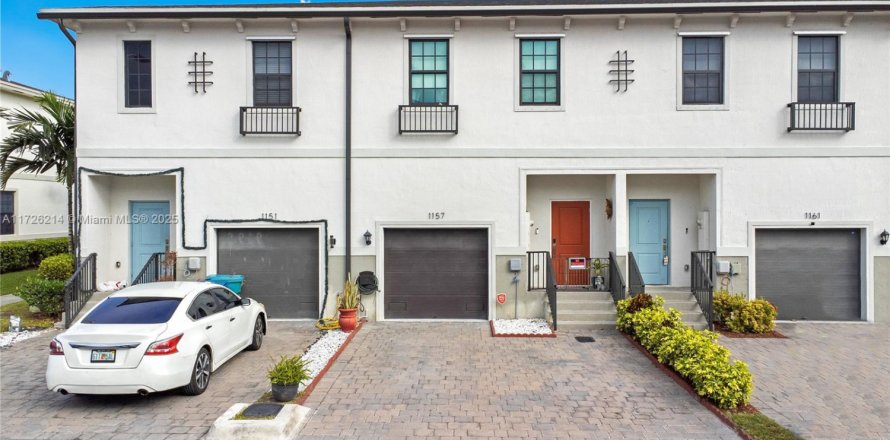 House in Florida City, Florida 3 bedrooms, 131.74 sq.m. № 1763773