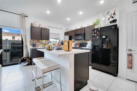 House in Florida City, Florida 3 bedrooms, 131.74 sq.m. № 1763773 - photo 2