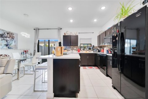 House in Florida City, Florida 3 bedrooms, 131.74 sq.m. № 1763773 - photo 6