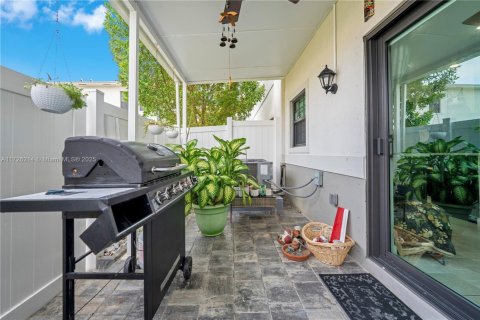 House in Florida City, Florida 3 bedrooms, 131.74 sq.m. № 1763773 - photo 4
