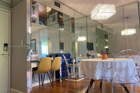 Condominio en alquiler en Hollywood, Florida, 2 dormitorios, 105.17 m2 № 1920548 - foto 12