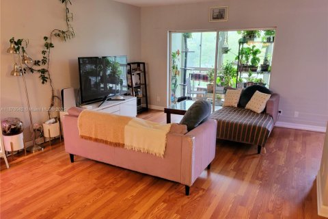 Condominio en alquiler en Hollywood, Florida, 2 dormitorios, 105.17 m2 № 1920548 - foto 13