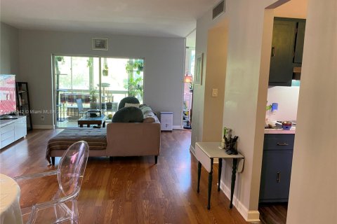 Condominio en alquiler en Hollywood, Florida, 2 dormitorios, 105.17 m2 № 1920548 - foto 2