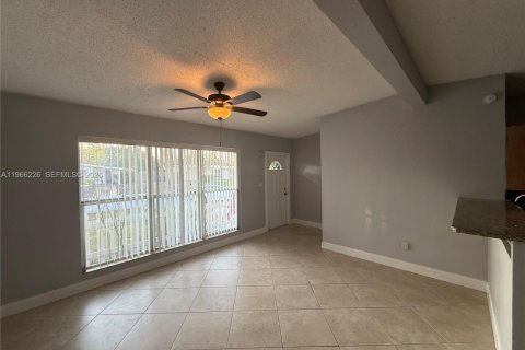 Casa en alquiler en Pompano Beach, Florida, 3 dormitorios, 95.32 m2 № 2027977 - foto 6