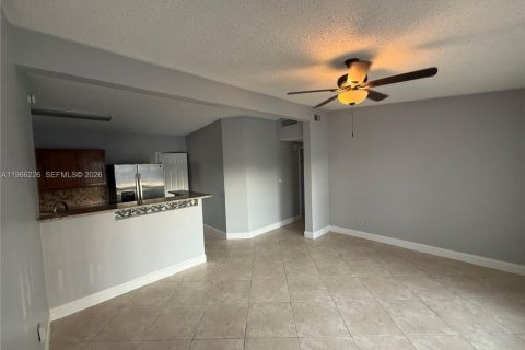 Casa en alquiler en Pompano Beach, Florida, 3 dormitorios, 95.32 m2 № 2027977 - foto 9