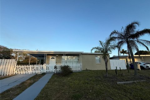 Casa en alquiler en Pompano Beach, Florida, 3 dormitorios, 95.32 m2 № 2027977 - foto 14