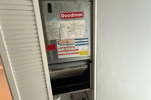 Casa en alquiler en Pompano Beach, Florida, 3 dormitorios, 95.32 m2 № 2027977 - foto 12