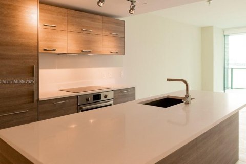 Купить кондоминиум в Майами, Флорида 2 спальни, 106.93м2, № 1712889 - фото 2