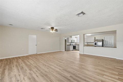 Casa en venta en Saint Petersburg, Florida, 4 dormitorios, 138.61 m2 № 2381274 - foto 9