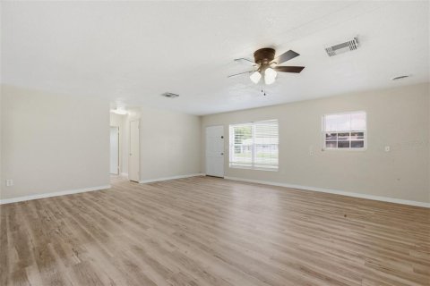Casa en venta en Saint Petersburg, Florida, 4 dormitorios, 138.61 m2 № 2381274 - foto 11