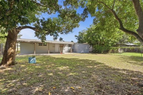 Casa en venta en Saint Petersburg, Florida, 4 dormitorios, 138.61 m2 № 2381274 - foto 5
