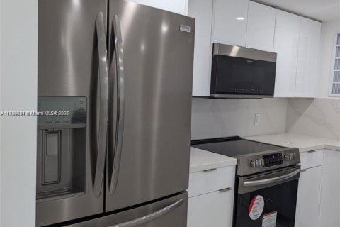 Condo in Aventura, Florida, 2 bedrooms  № 1777839 - photo 2