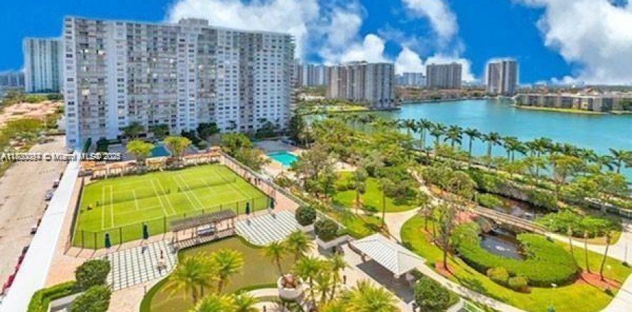 Condo in Aventura, Florida, 2 bedrooms  № 1777839