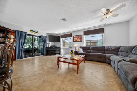 Condominio en venta en Stuart, Florida, 2 dormitorios, 107.21 m2 № 2242125 - foto 11
