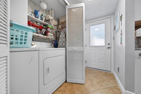 Condominio en venta en Stuart, Florida, 2 dormitorios, 107.21 m2 № 2242125 - foto 17