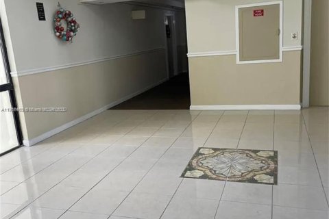 Condominio en alquiler en Sunny Isles Beach, Florida, 1 dormitorio, 71.26 m2 № 2054877 - foto 11