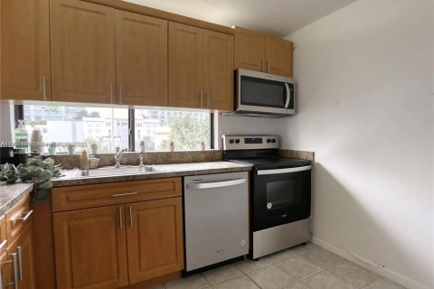 Condominio en alquiler en Sunny Isles Beach, Florida, 1 dormitorio, 71.26 m2 № 2054877 - foto 7