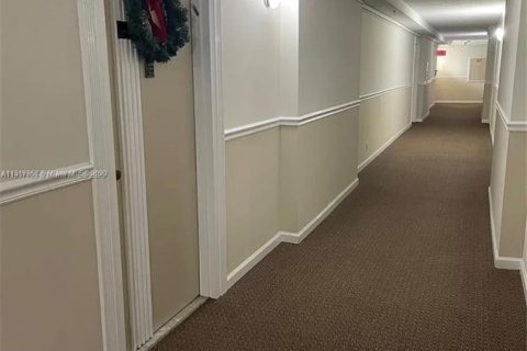 Condominio en alquiler en Sunny Isles Beach, Florida, 1 dormitorio, 71.26 m2 № 2054877 - foto 12