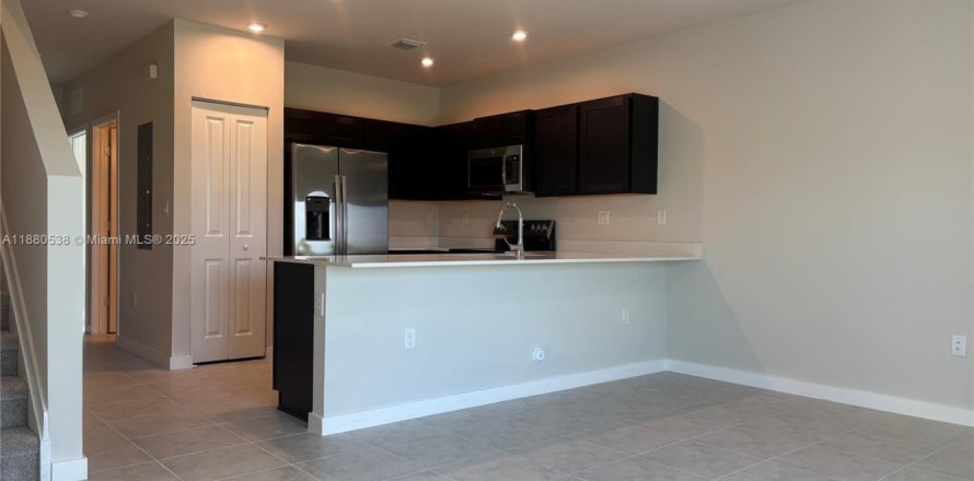 Touwnhouse à Florida City, Floride 3 chambres, 117.06 m2 № 1921760