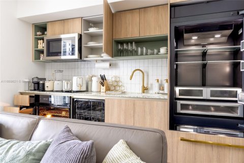 Condominio en alquiler en Miami, Florida, 2 dormitorios, 84.26 m2 № 1875495 - foto 8