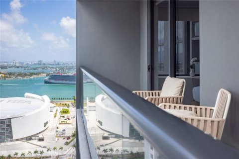 Condominio en alquiler en Miami, Florida, 2 dormitorios, 84.26 m2 № 1875495 - foto 11