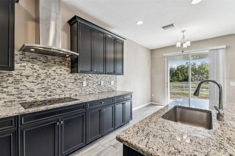 House in Spring Hill, Florida 5 bedrooms, 255.48 sq.m. № 2112941 - photo 30