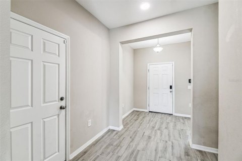 House in Spring Hill, Florida 5 bedrooms, 255.48 sq.m. № 2112941 - photo 16