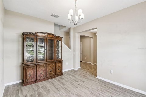 House in Spring Hill, Florida 5 bedrooms, 255.48 sq.m. № 2112941 - photo 13