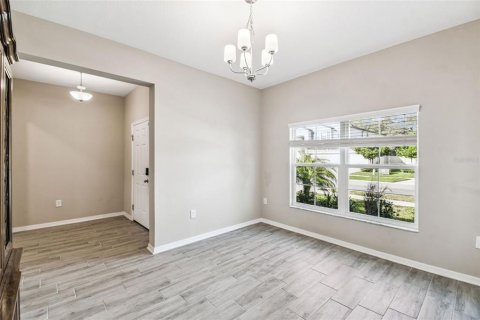 House in Spring Hill, Florida 5 bedrooms, 255.48 sq.m. № 2112941 - photo 12