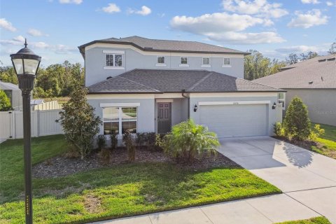 House in Spring Hill, Florida 5 bedrooms, 255.48 sq.m. № 2112941 - photo 3