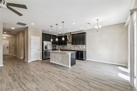 House in Spring Hill, Florida 5 bedrooms, 255.48 sq.m. № 2112941 - photo 26