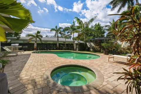 House in Fort Lauderdale, Florida 4 bedrooms, 278.99 sq.m. № 2028967 - photo 14