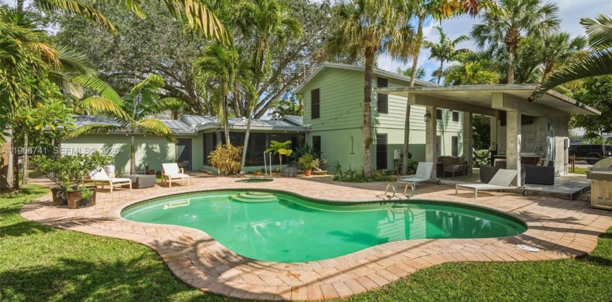 House in Fort Lauderdale, Florida 4 bedrooms, 278.99 sq.m. № 2028967