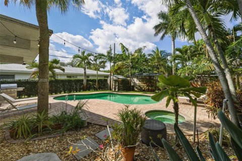 House in Fort Lauderdale, Florida 4 bedrooms, 278.99 sq.m. № 2028967 - photo 9