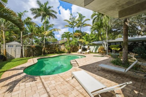 House in Fort Lauderdale, Florida 4 bedrooms, 278.99 sq.m. № 2028967 - photo 12