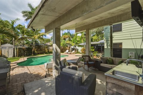 House in Fort Lauderdale, Florida 4 bedrooms, 278.99 sq.m. № 2028967 - photo 2