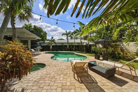 House in Fort Lauderdale, Florida 4 bedrooms, 278.99 sq.m. № 2028967 - photo 13