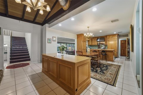House in Fort Lauderdale, Florida 4 bedrooms, 278.99 sq.m. № 2028967 - photo 19