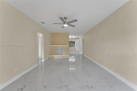 Купить виллу или дом в Вест-Парк, Флорида 3 спальни, 119.66м2, № 2043592 - фото 10