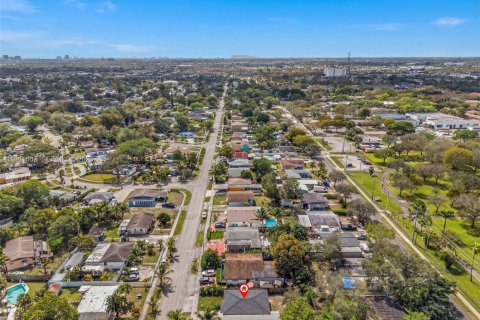 Купить виллу или дом в Вест-Парк, Флорида 3 спальни, 119.66м2, № 2043592 - фото 15