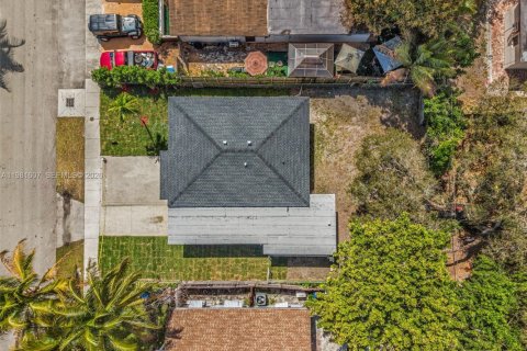 Купить виллу или дом в Вест-Парк, Флорида 3 спальни, 119.66м2, № 2043592 - фото 14