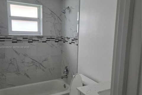 Casa en alquiler en Pompano Beach, Florida, 2 dormitorios, 89.19 m2 № 2084986 - foto 9