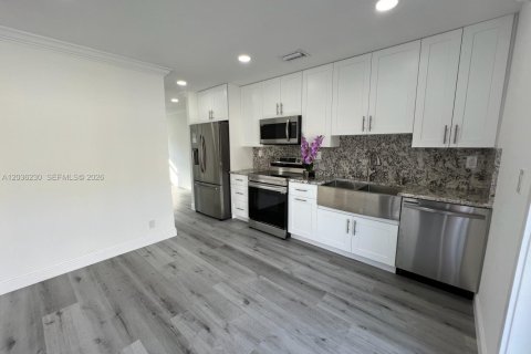 Casa en alquiler en Pompano Beach, Florida, 2 dormitorios, 89.19 m2 № 2084986 - foto 6