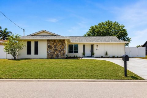 Villa ou maison à Port Charlotte, Floride 3 chambres, 143.16 m2 № 2334266