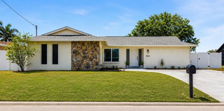 Casa en Port Charlotte, Florida 3 dormitorios, 143.16 m2 № 2334266