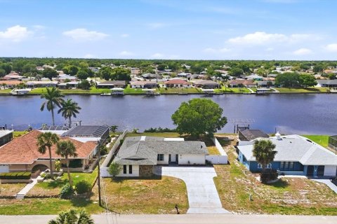 Casa en venta en Port Charlotte, Florida, 3 dormitorios, 143.16 m2 № 2334266 - foto 12
